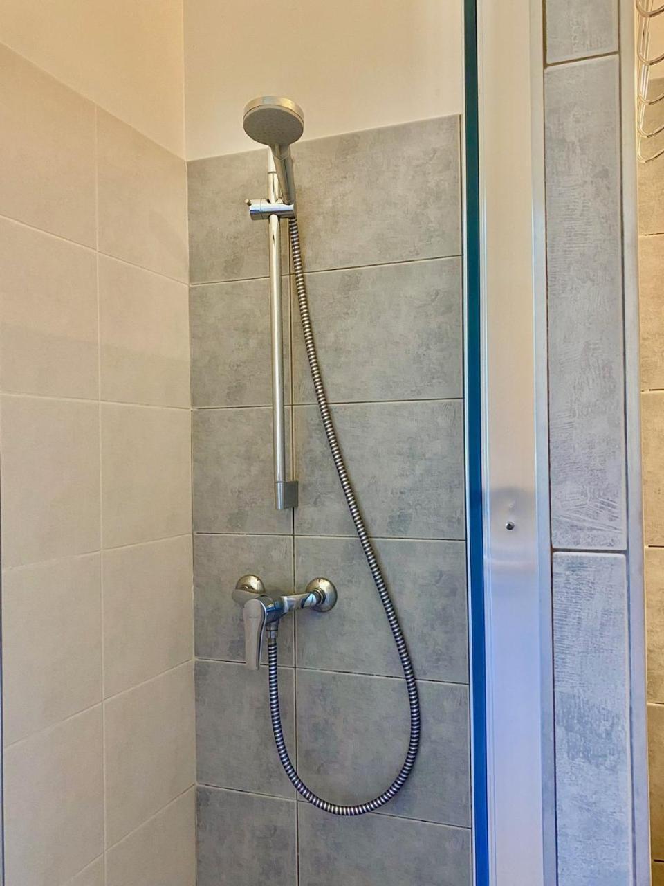 Appartement Neuf Et Au Calme Proche Avignon Althen-des-Paluds Buitenkant foto